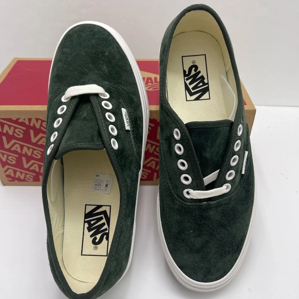 Vans WMNS Dark Green Suede Sneakers Authentic
Pig Suede Dried Kelp
VN000D7YEMU - Picture 13 of 16